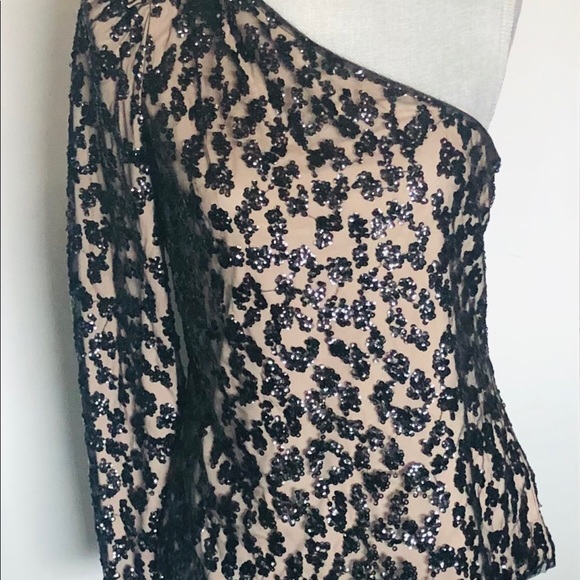 Top - Picture 2 of 3